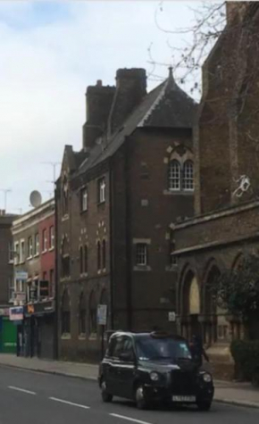 Period Apartment On South Bank